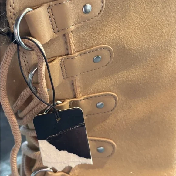 Sorel Women's Tan and Green Winter Boots - Picture 3 of 8